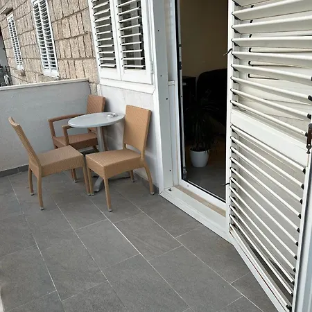 Perina - Free Parking Dubrownik